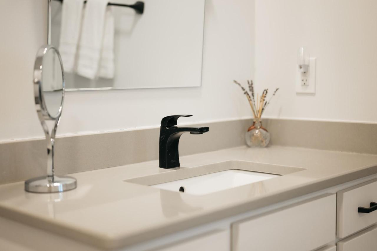 טראוורס סיטי Cypress Parkside Condo מראה חיצוני תמונה